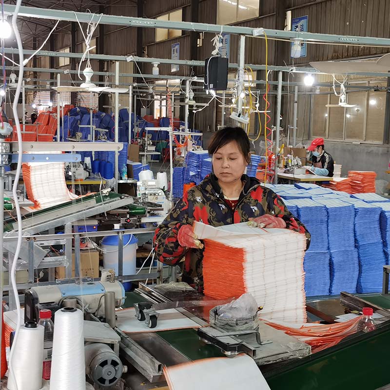 达尔罕茂明安联合旗洗洁巾工厂展示